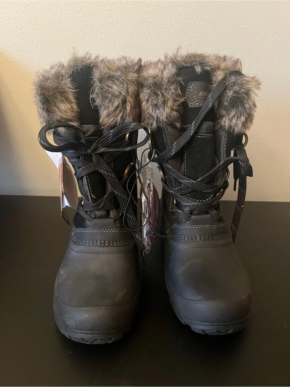 Khombu “Slope” Black Faux Fur Trimmed Winter Snow Boots Size 8